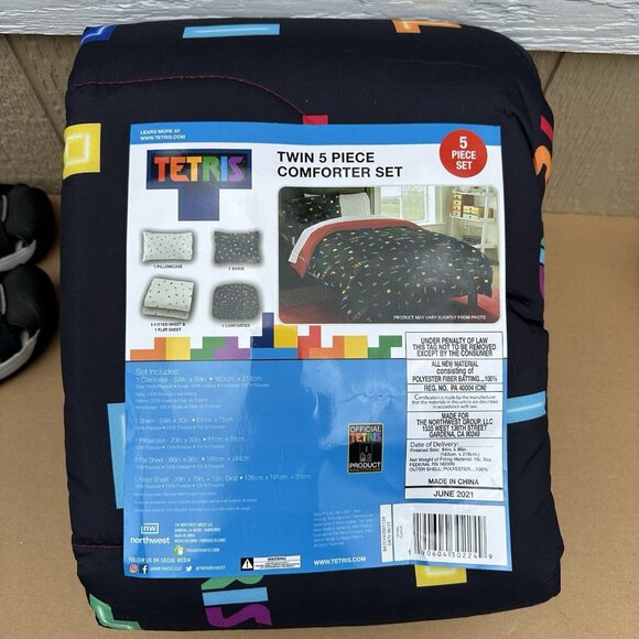 New Tetris Classic 5 Piece Twin Bed In Bag Set Comforter Black Multicolor Gaming - Picture 1 of 4